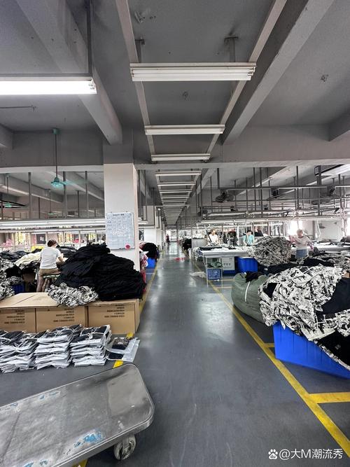 服裝工廠實拍 從源頭起訂，100件起輕松開啟服裝零售